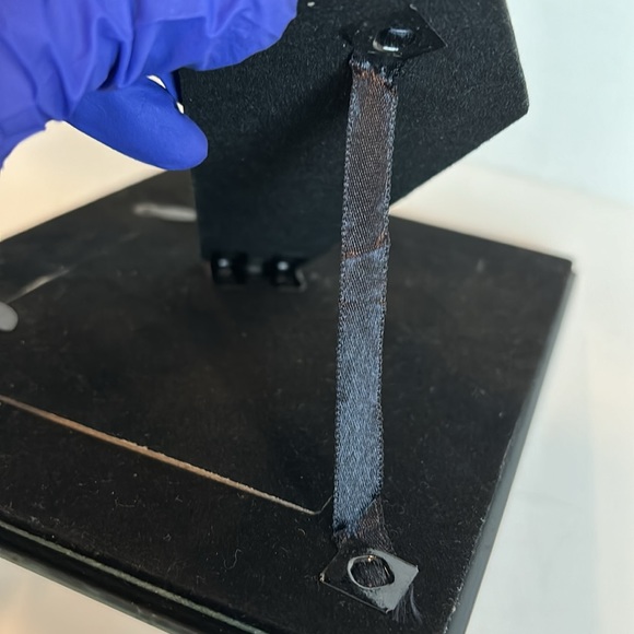 Beautiful frame with 3-D faux diamond surrounding  black glass 7” x 9” frame - Picture 8 of 9